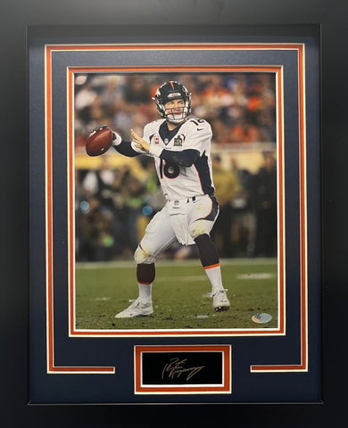 NFL - Peyton Manning Denver Broncos Engraved Signature Frame