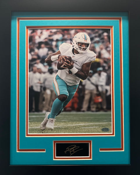 NFL - Tua Tagovailoa Miami Dolphins Engraved Signature Frame