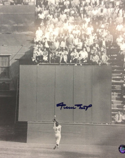 MLB-GIants WILLIE MAYS "THE CATCH" AUTOGRAPHED GIANTS 8x10 WITH SAY HEY HOLO